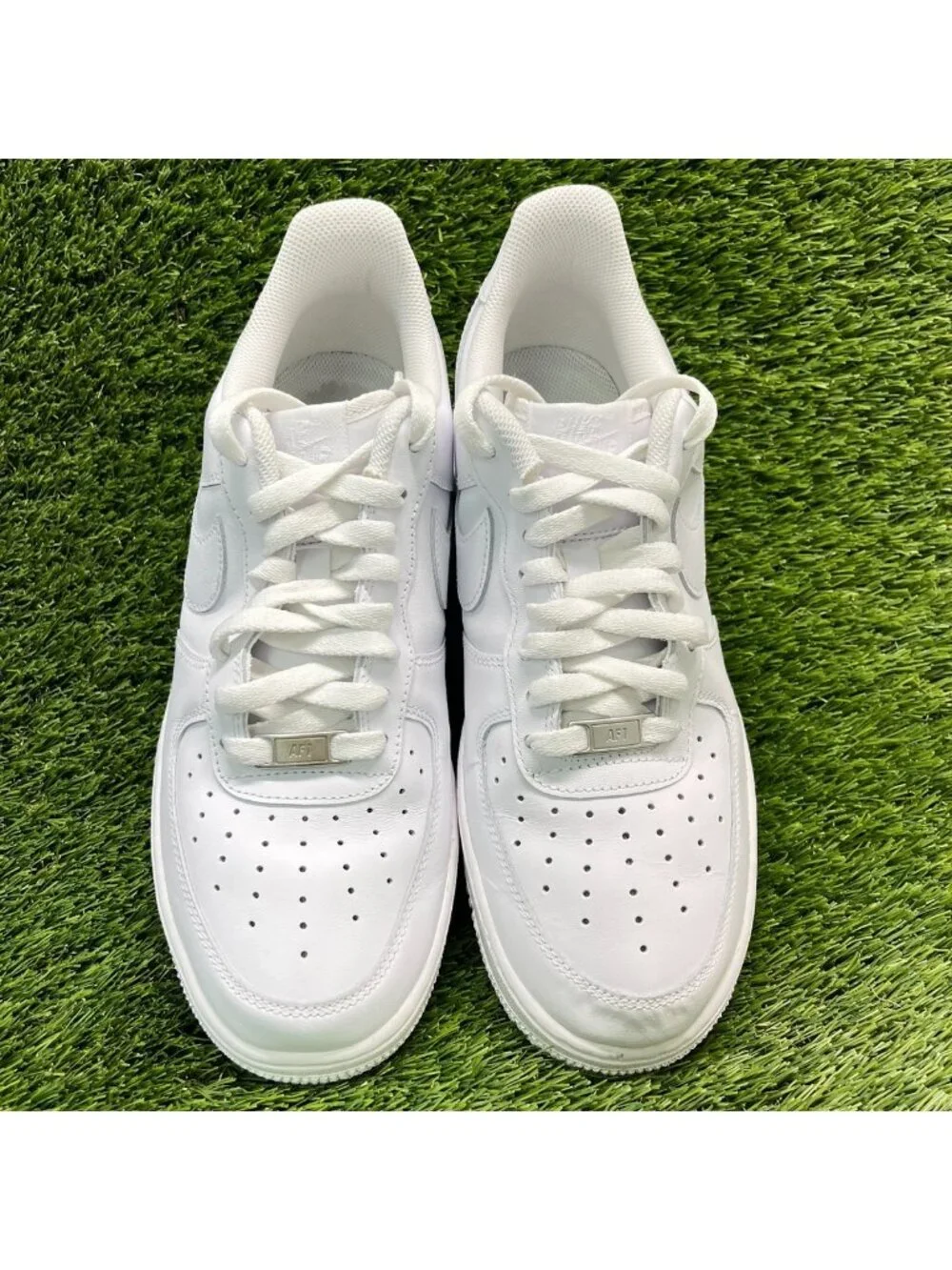 Nike Air Force 1 '07 Low Mens Size 9.5 White Athletic Lifestyle Shoes Sneakers